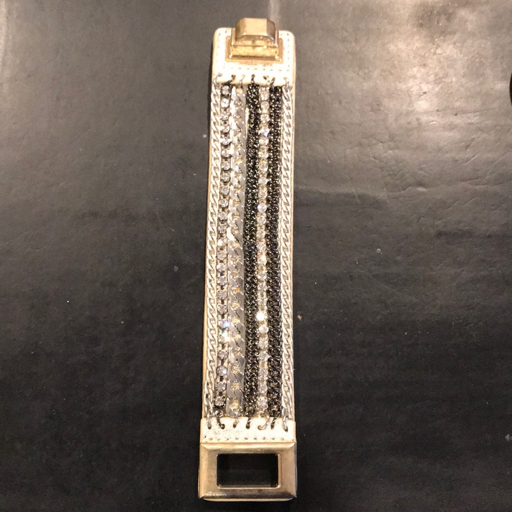 Bracelet black gold and silver